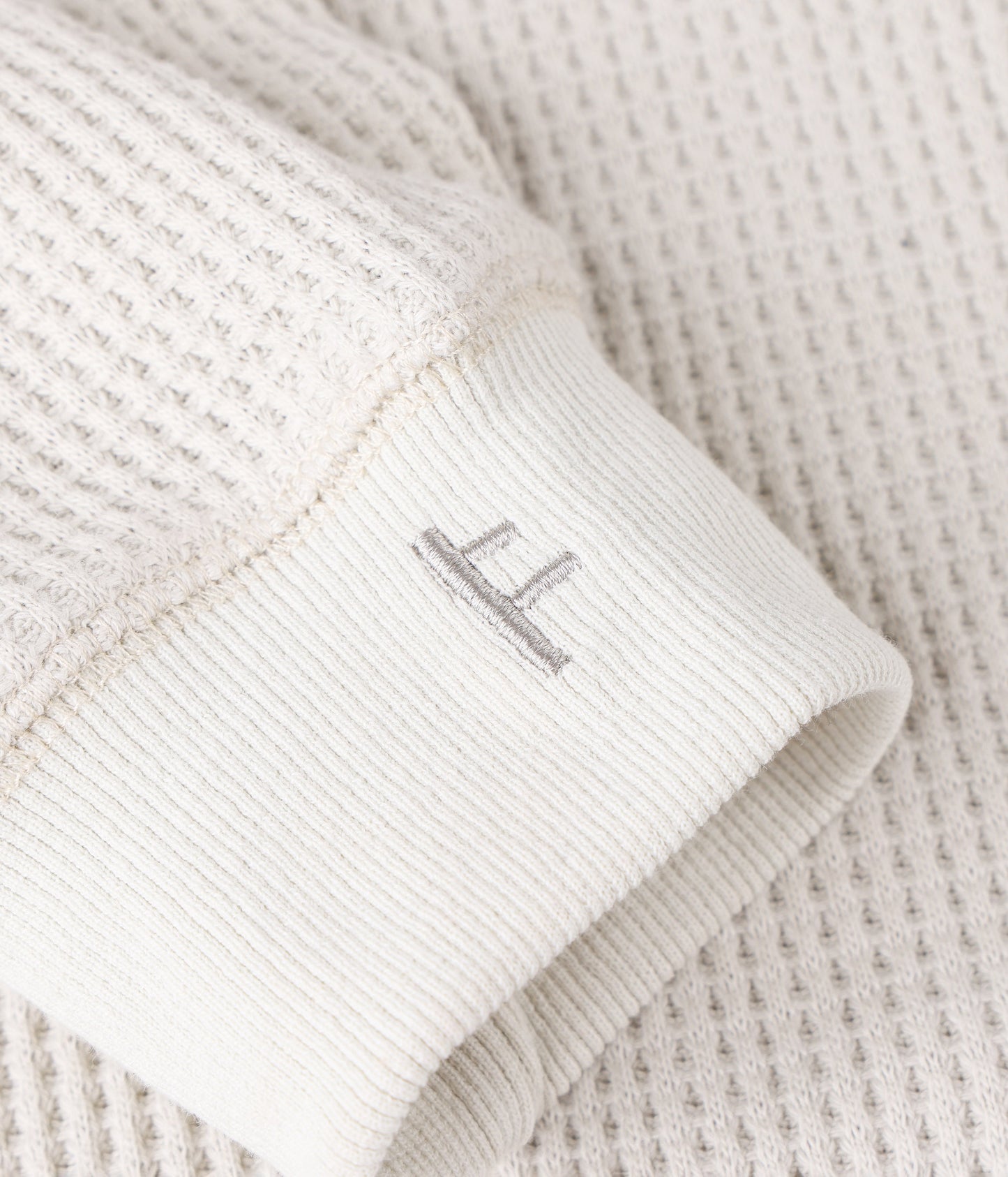 AG LS WAFFLE // CEMENT