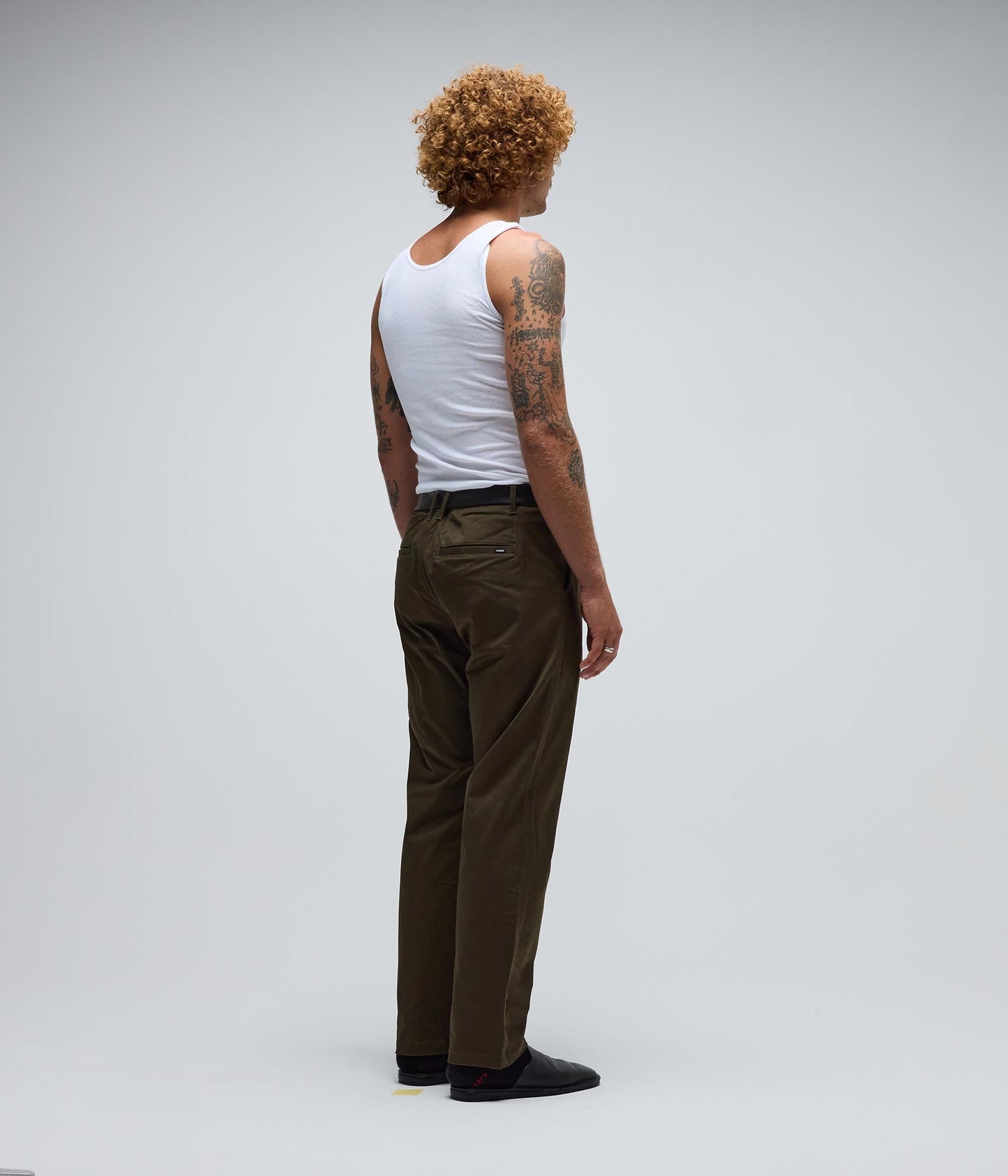 FORMER Legacy Chino Pant in OLIVE