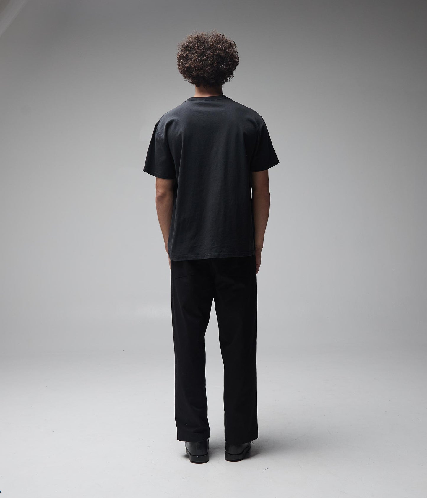 FORMER Engineered T-Shirt in WASHED BLACK