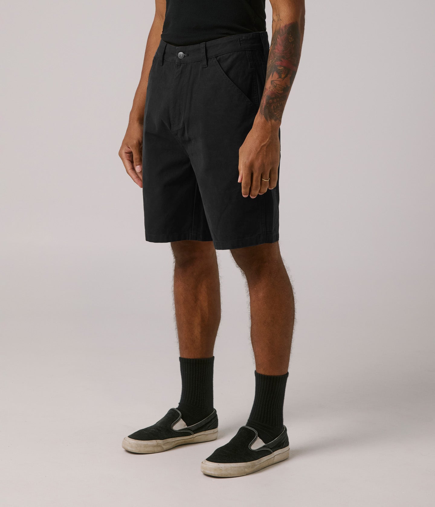 DISTEND WALKSHORT // BLACK