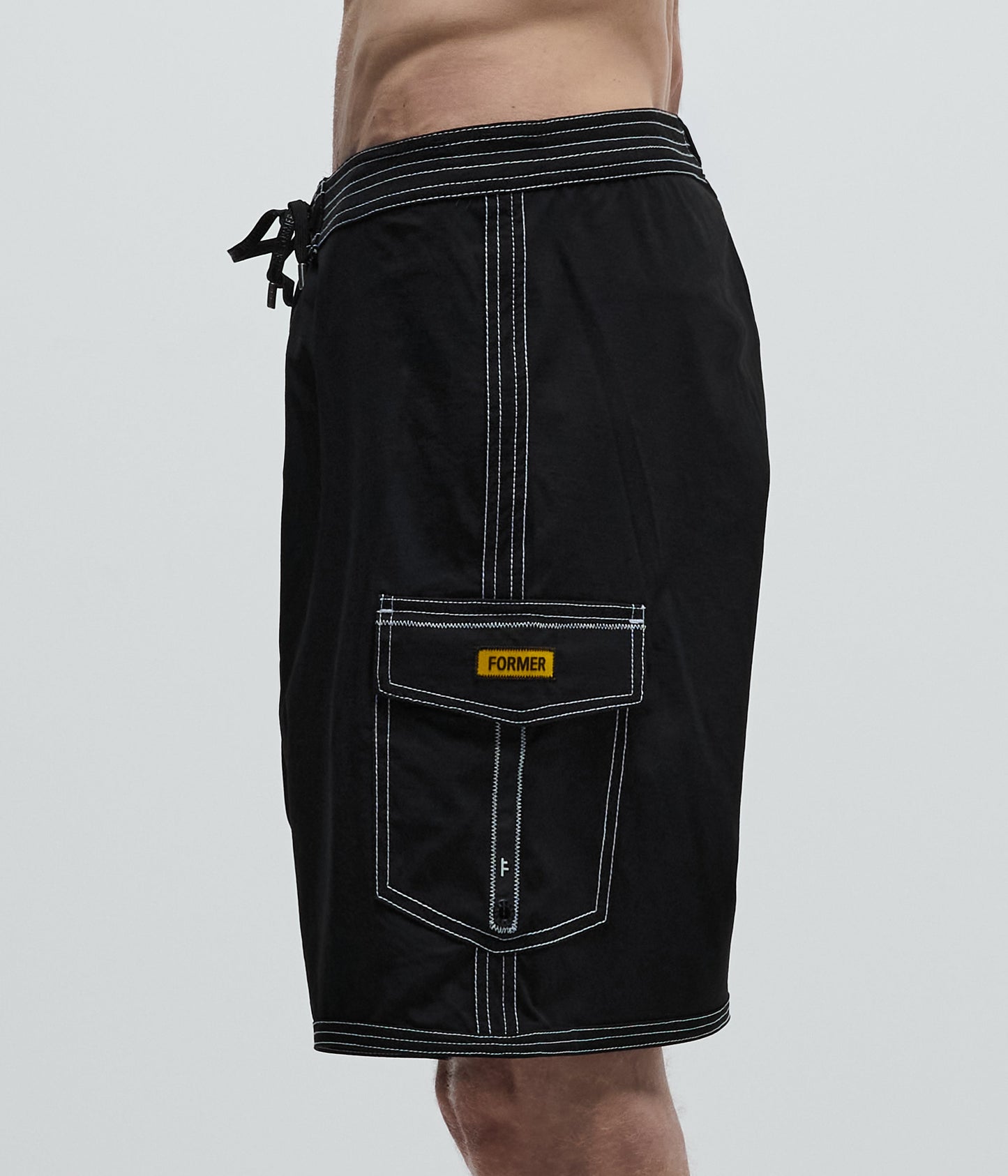 REYNOLDS 19" TRUNK // BLACK