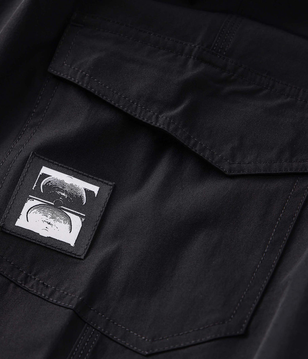 ILLUSION 21" TRUNK // BLACK