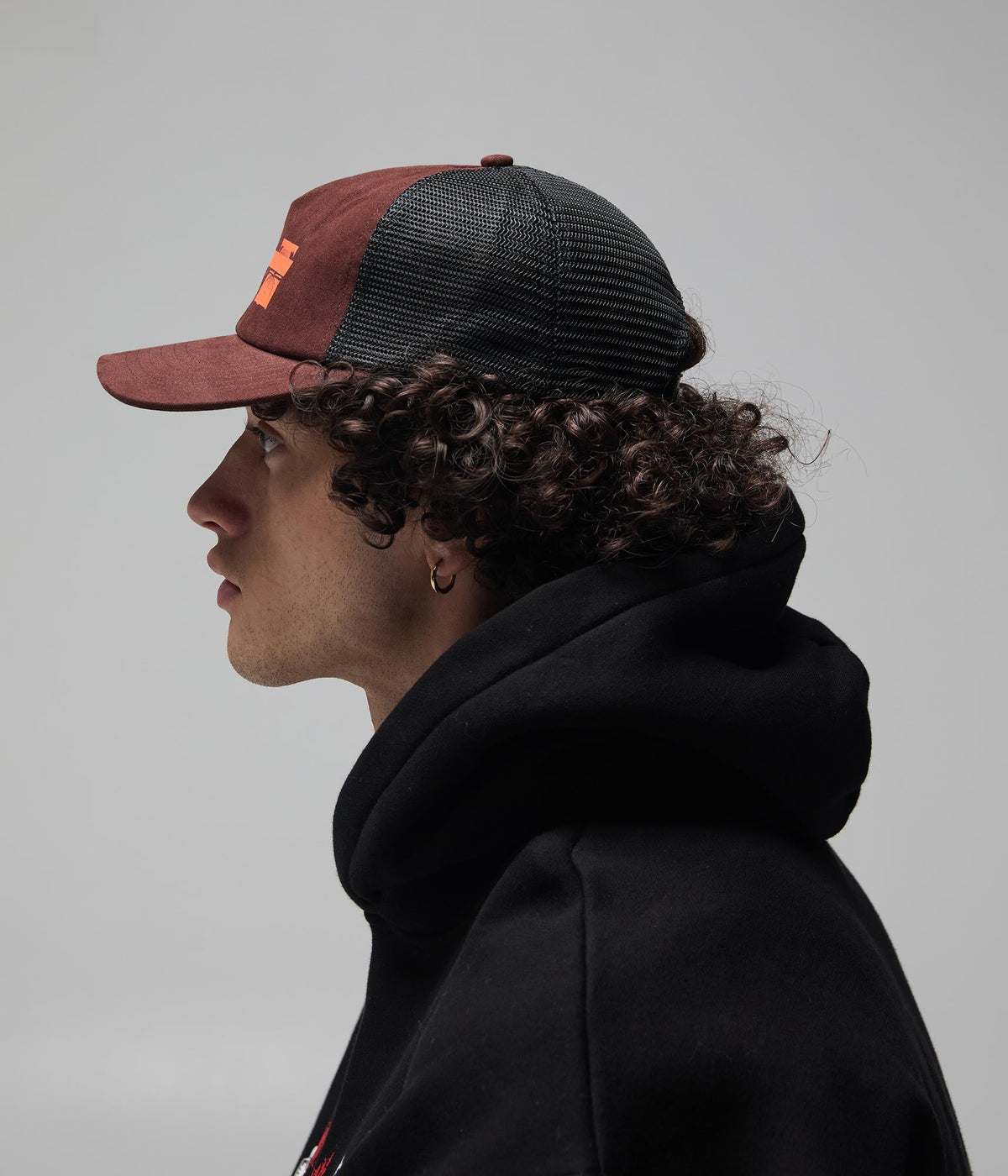 FORMER TAPE CRUX TRUCKER 5パネルとフラットバイザー