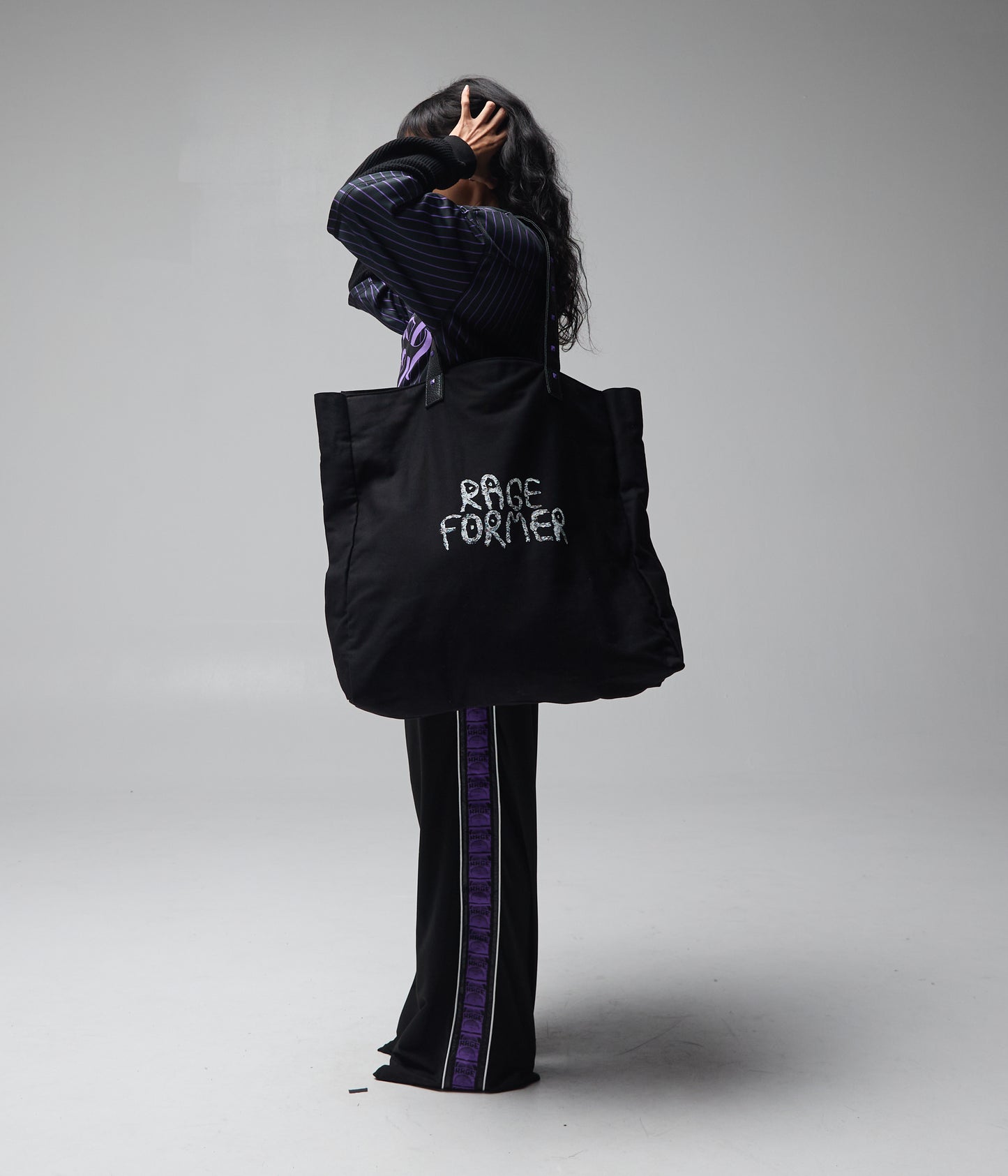 FORMER RAGE TOTE BAG // BLACK