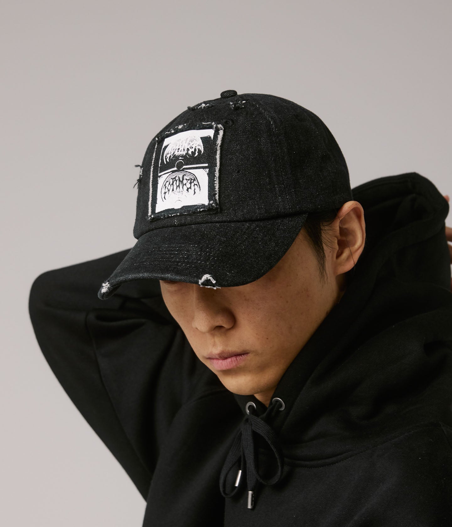 COMPLICRUX DENIM CAP // WASHED BLACK