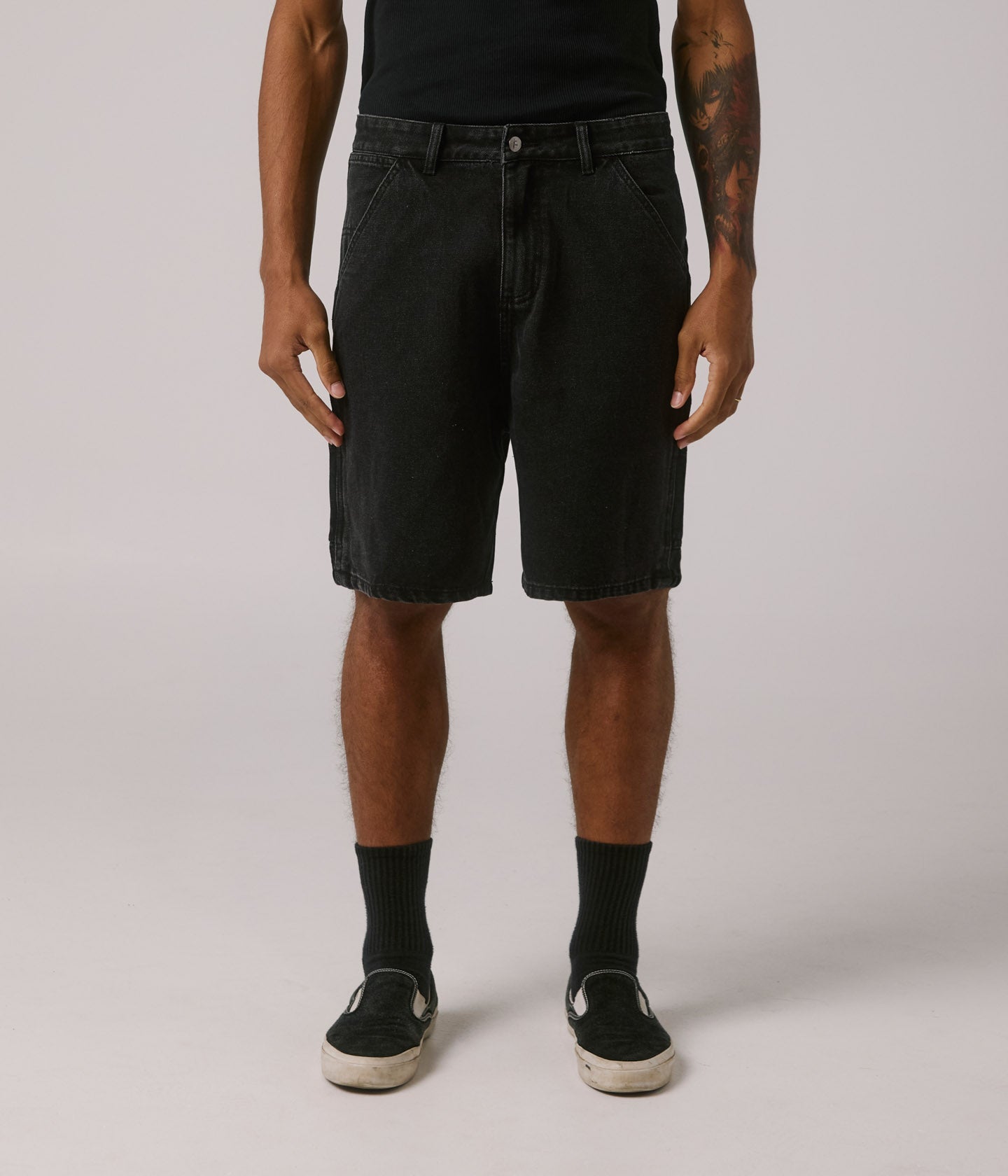 【DISCERNMENT】Steel black bermuda denim jeans DISCERNMENT】Steel black bermuda denim jeans (DISCERNMENT