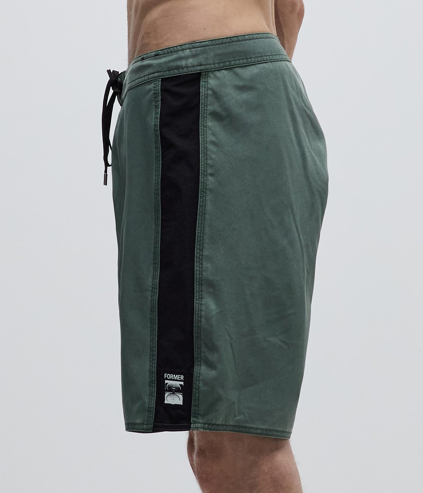 TEAM 19" TRUNK // PINE