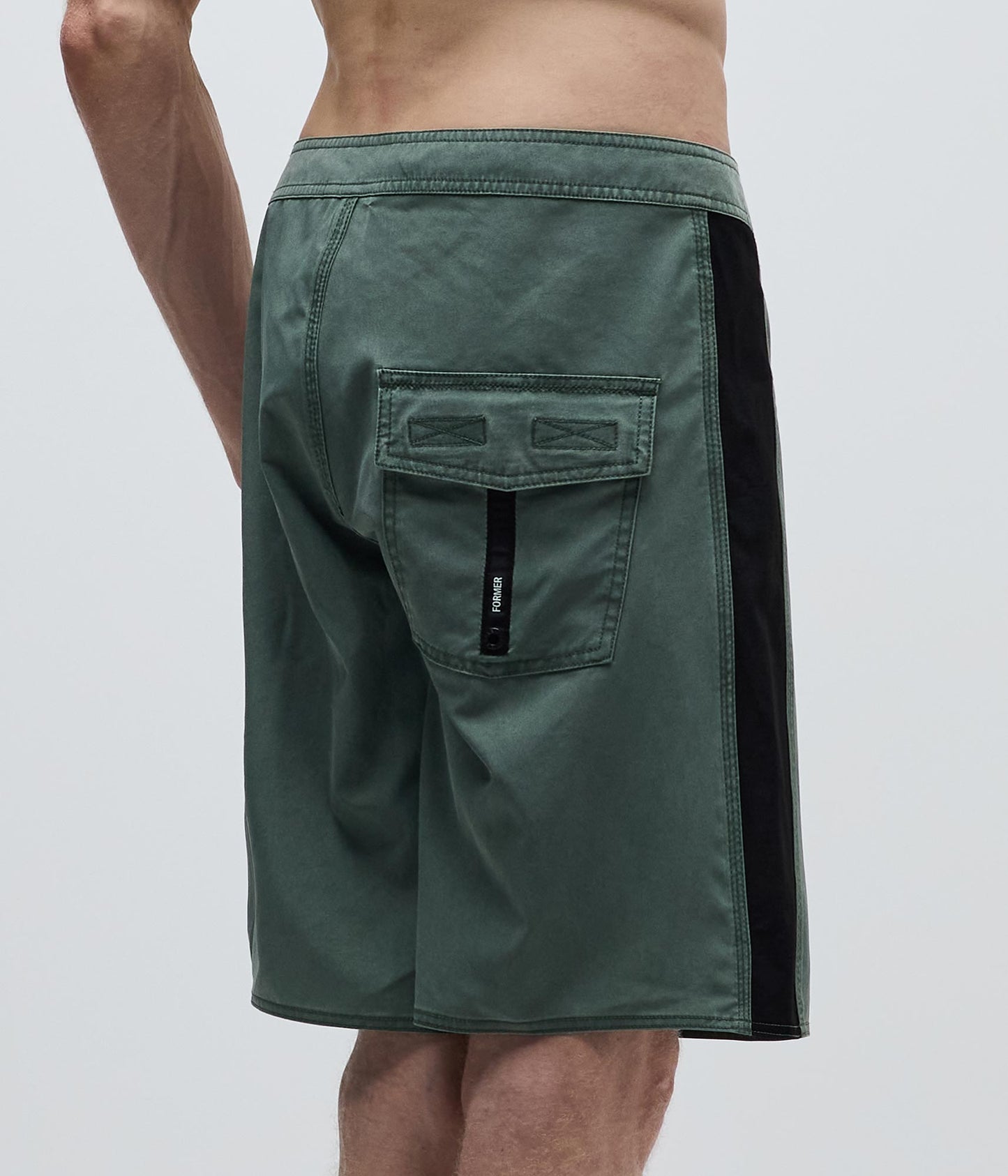 TEAM 19" TRUNK // PINE