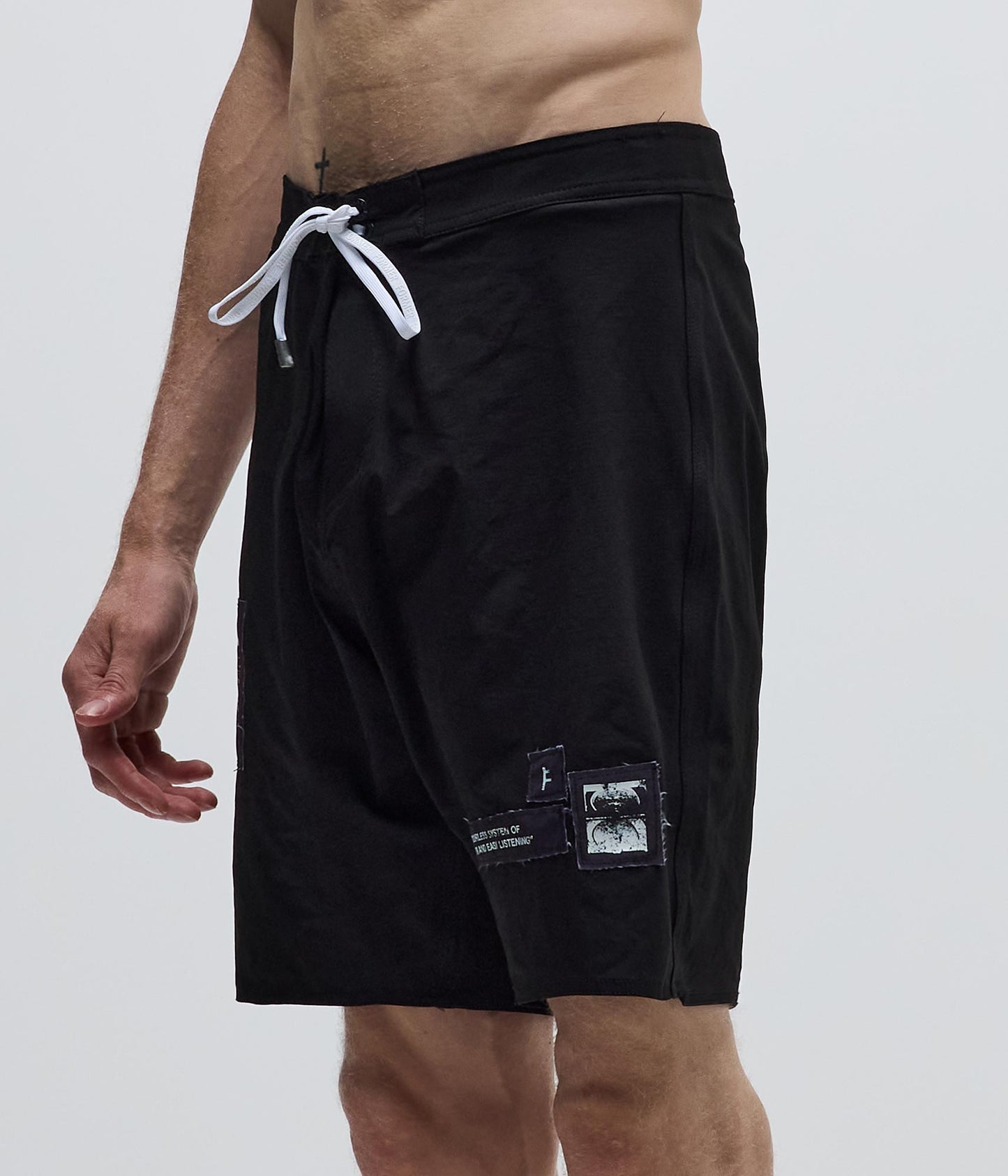 HUSH PATCH 18" TRUNK // BLACK
