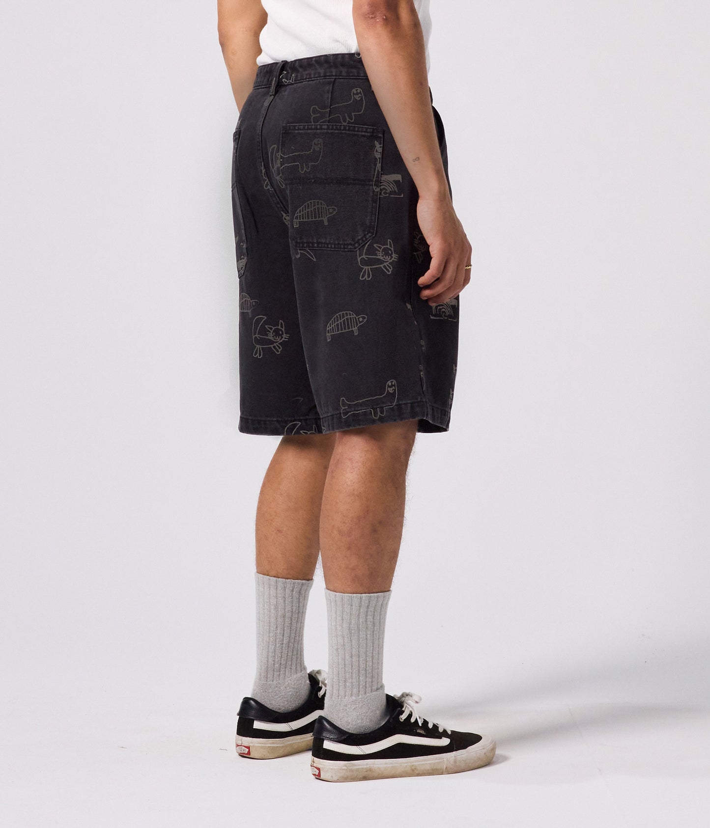 REYNOLDS DENIM 21' WALKSHORT // WASHED BLACK YARDAGE