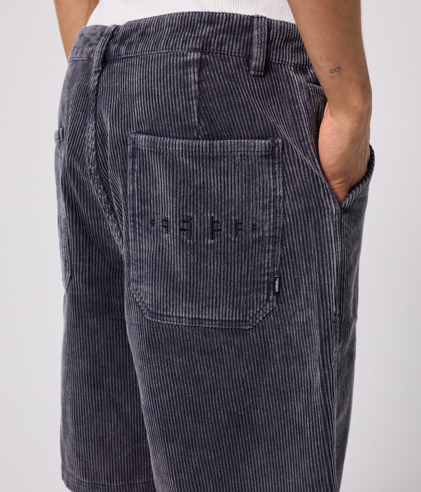 REYNOLDS 21' WALKSHORT // NAVY ACID CORD