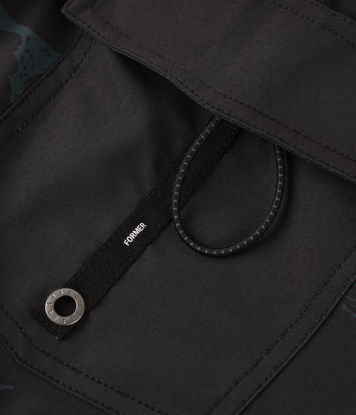 GLOBAL MIND SWANS 18" SWIM TRUNK // BLACK