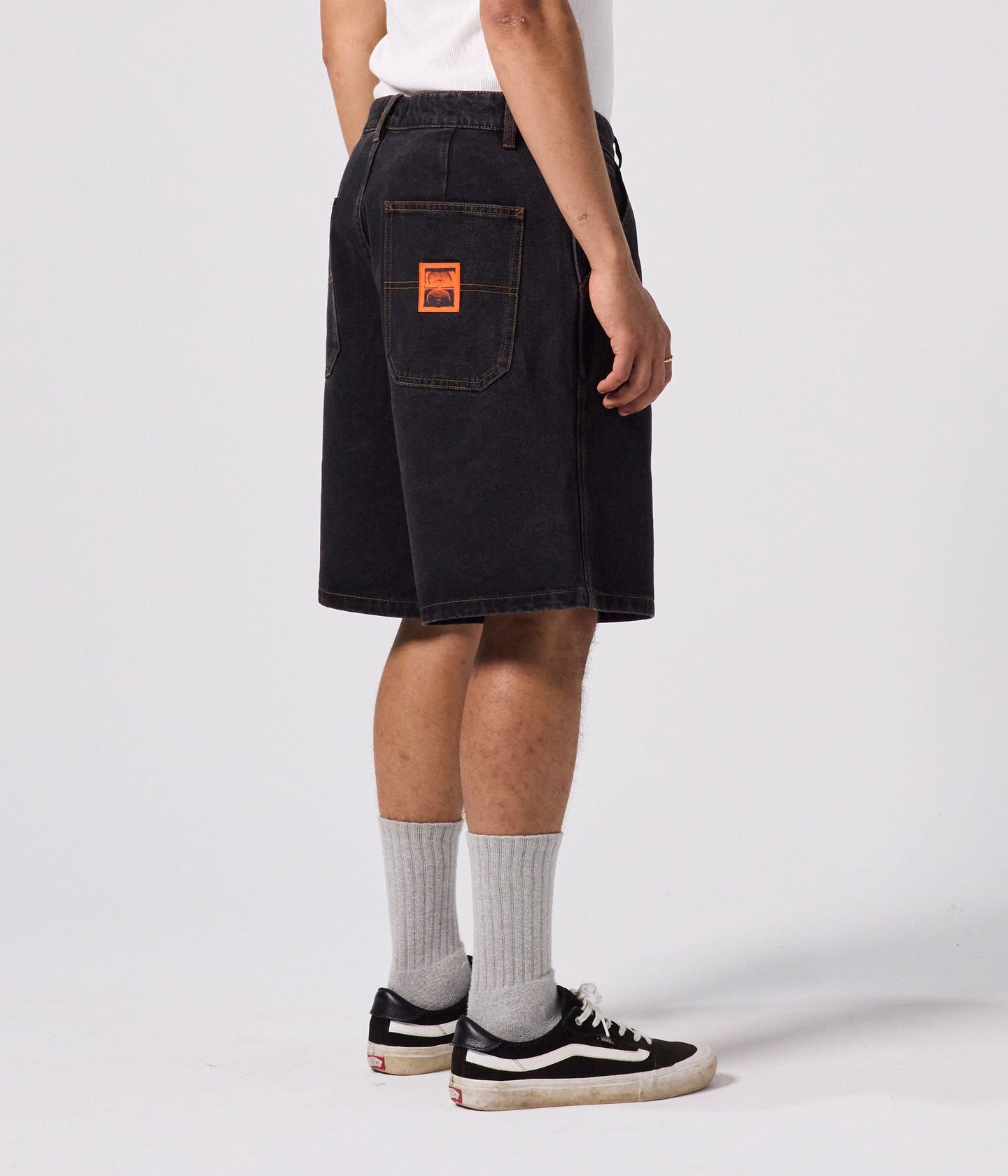 REYNOLDS 21' DENIM WALKSHORT // WASHED BLACK