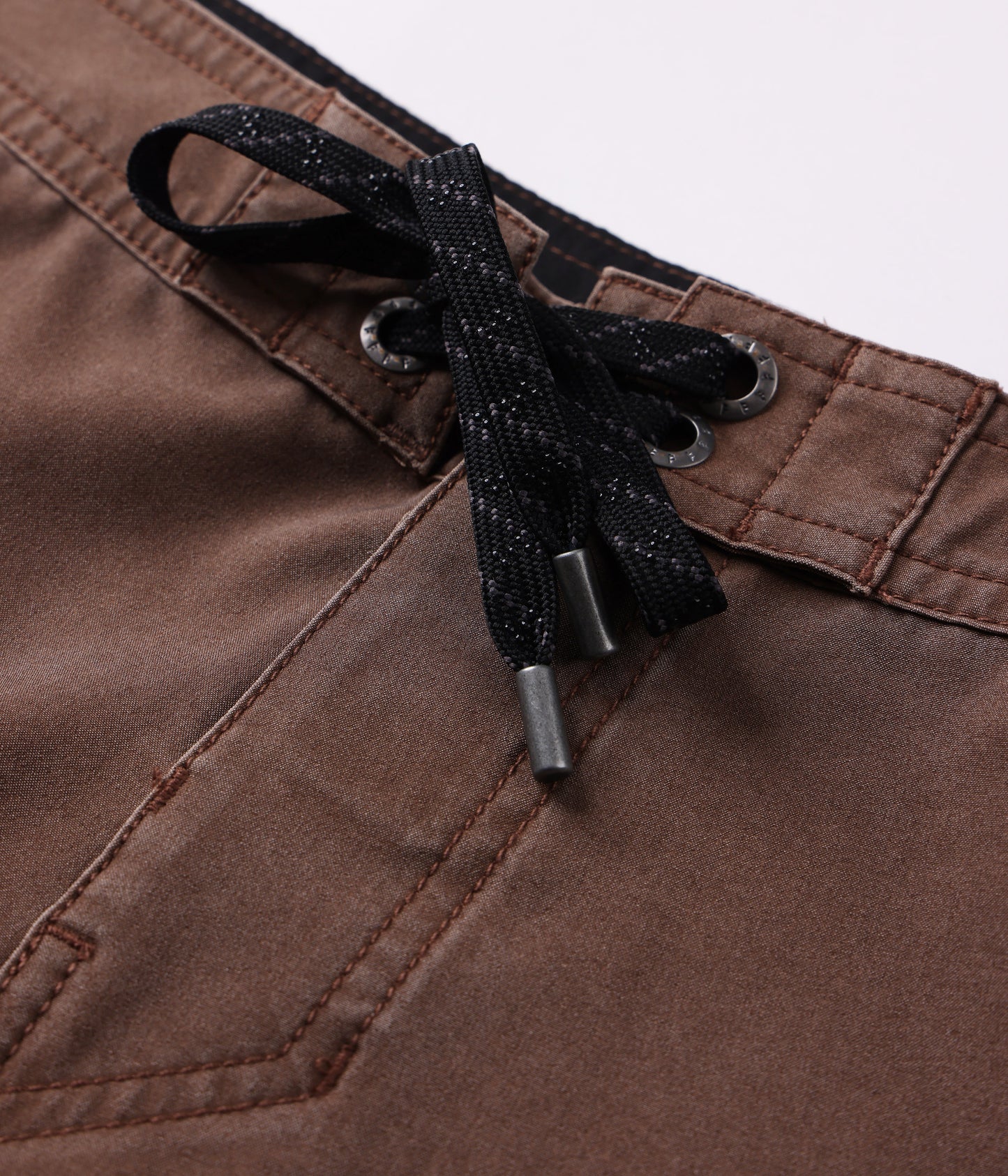 SYSTEM 19" TRUNK // CHOC