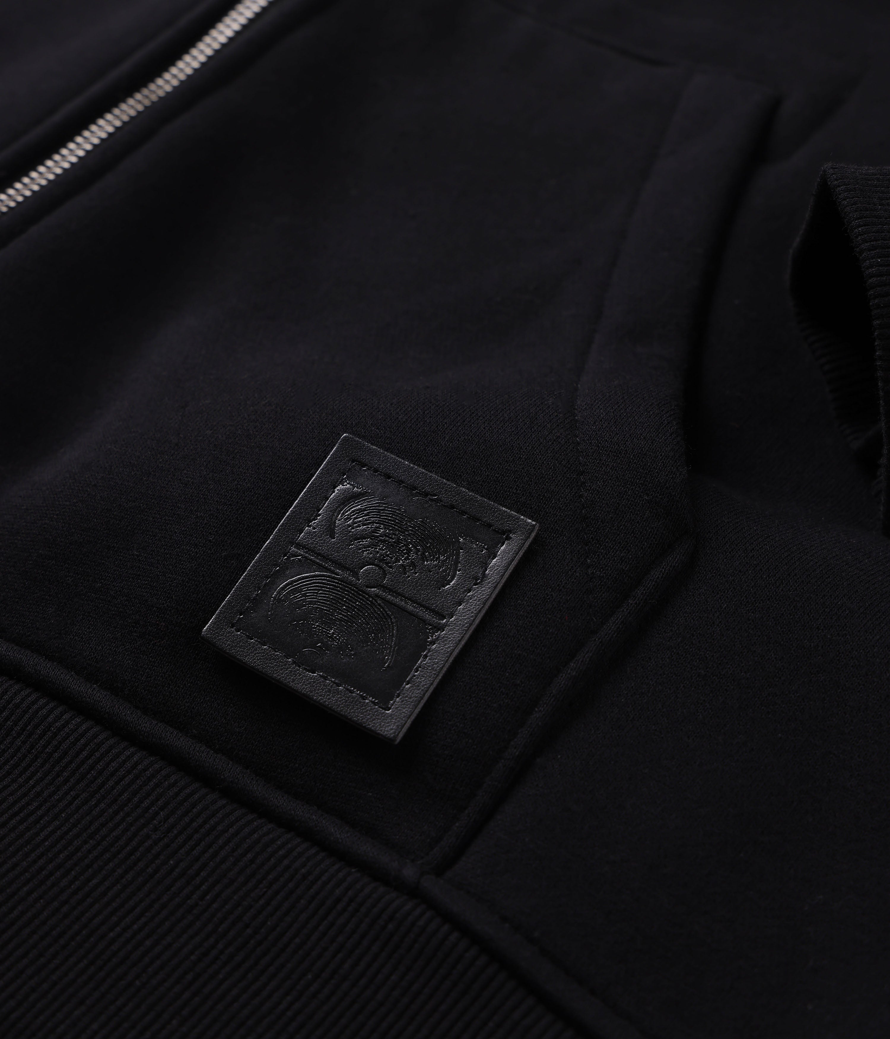 CRUX ZIP-THRU LINED HOOD // BLACK – FORMER MERCHANDISE