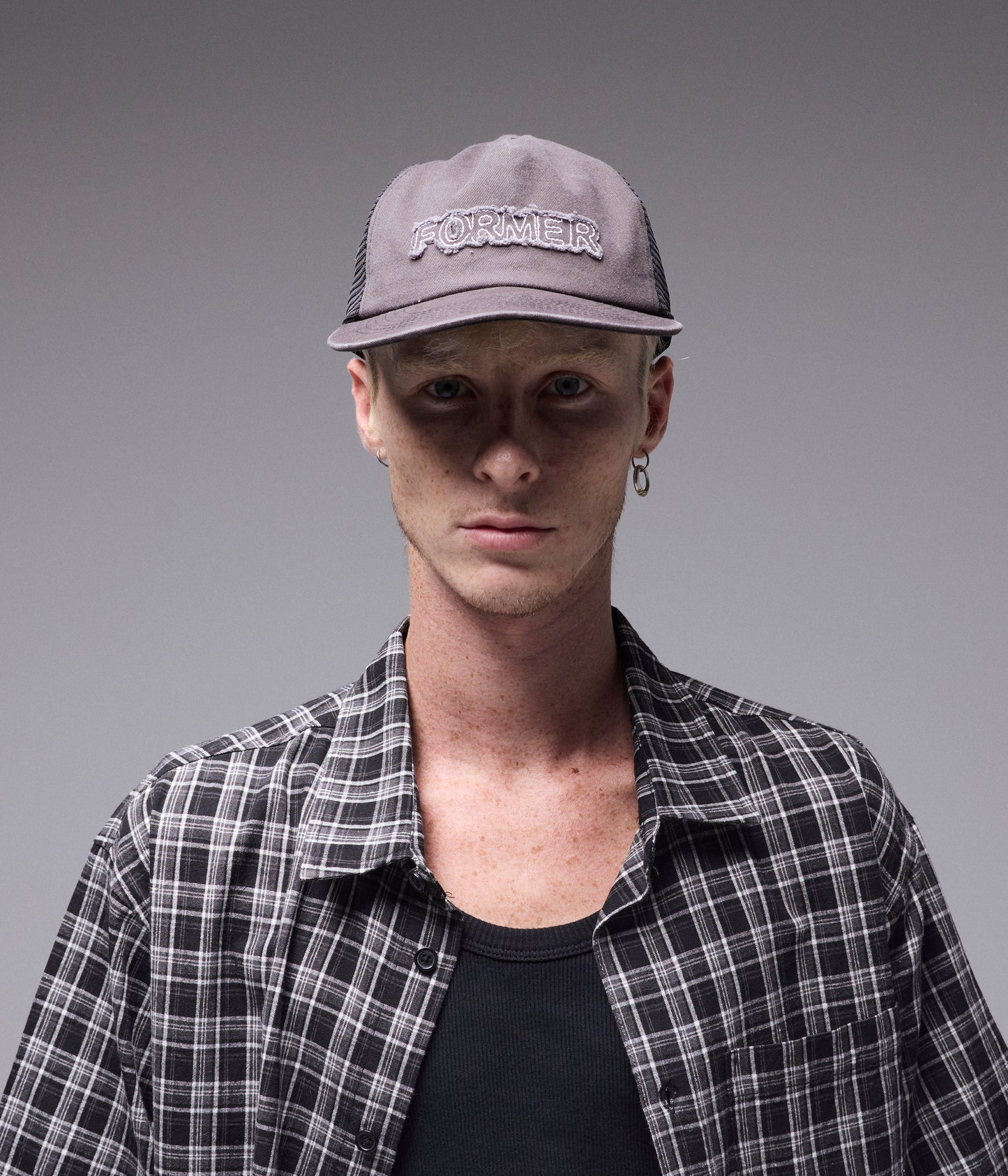 SHAMBLES TRUCKER CAP // GREY