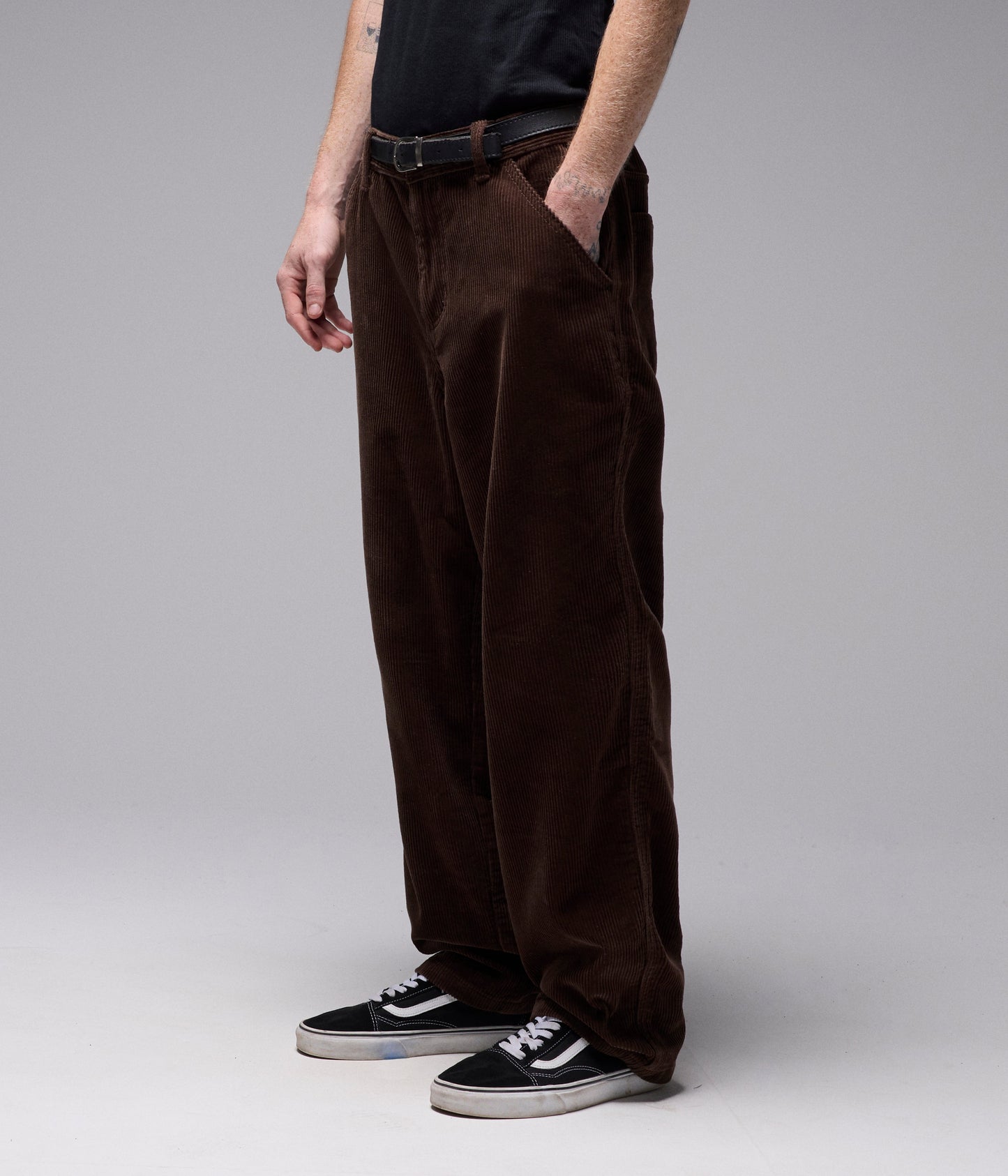 DISTEND CORD PANT // CHOC