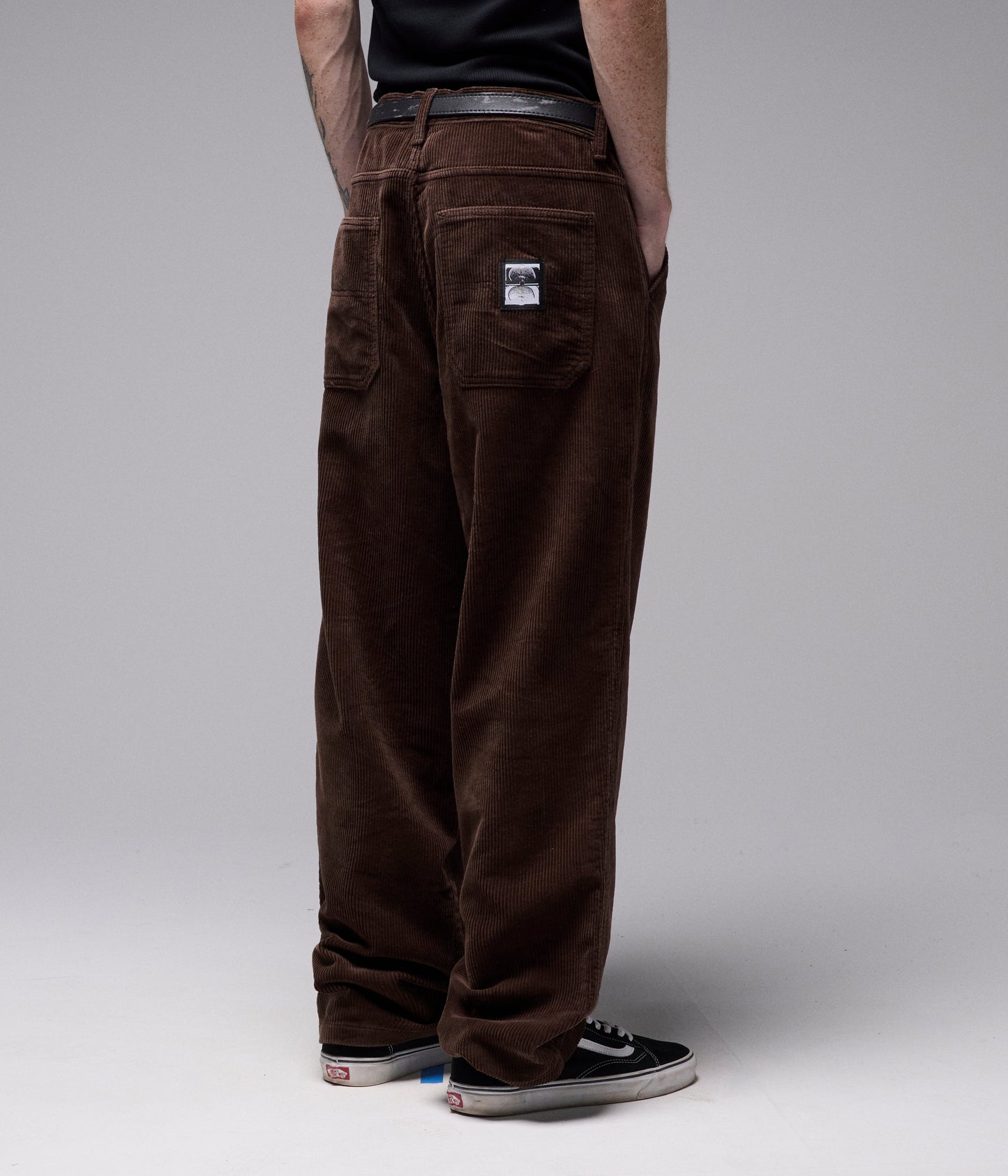 DISTEND CORD PANT // CHOC