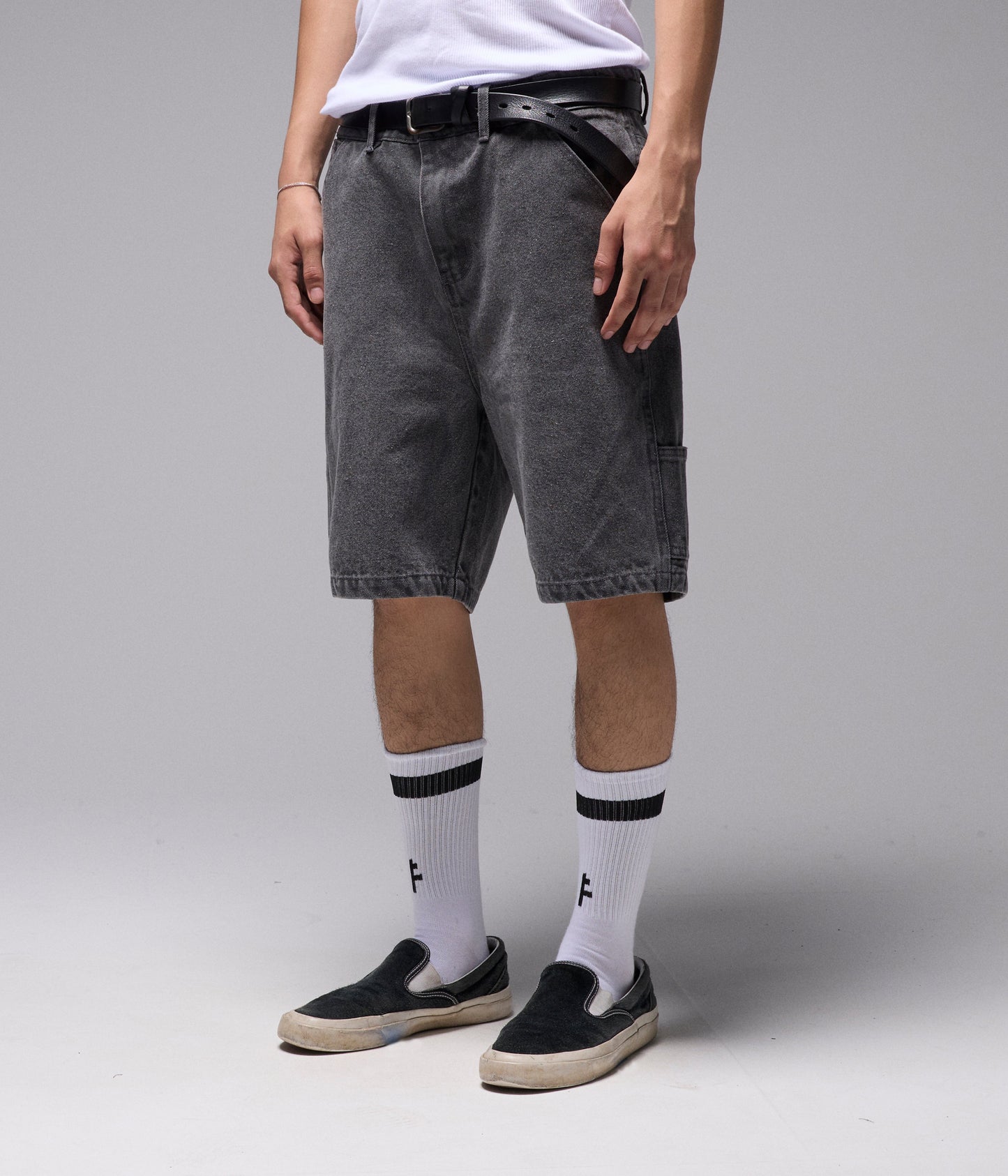 VT DISTEND  DENIM 20.5" CARPENTER SHORT // WASHED GREY