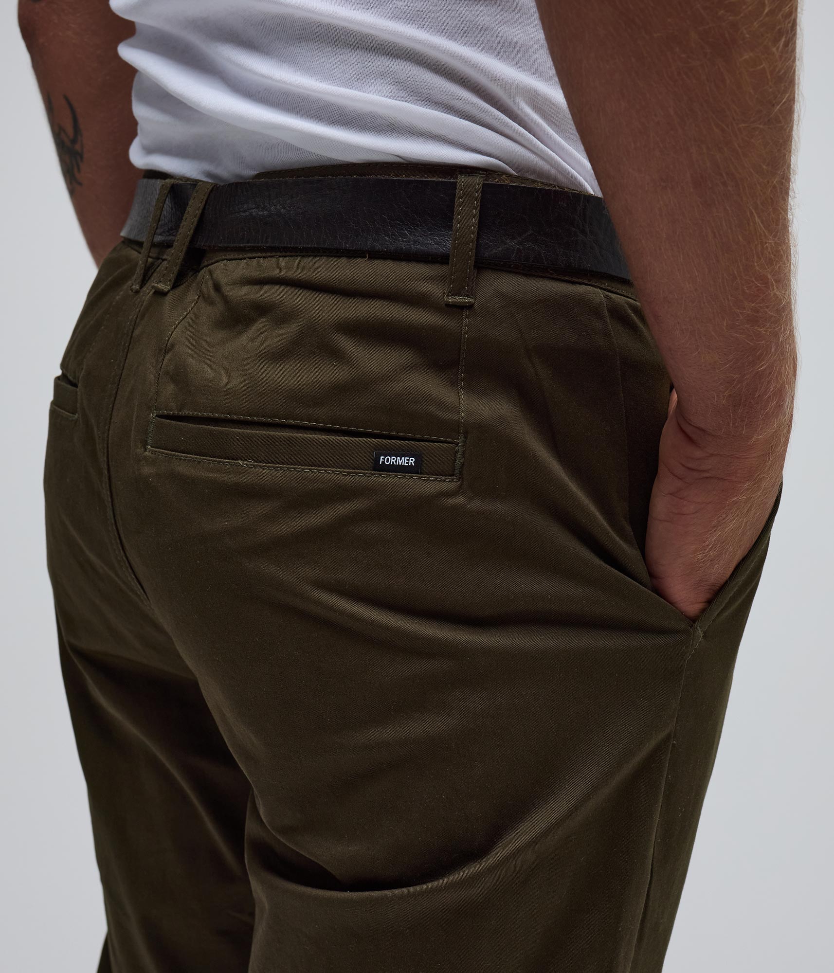FORMER Legacy Chino Pant in OLIVE