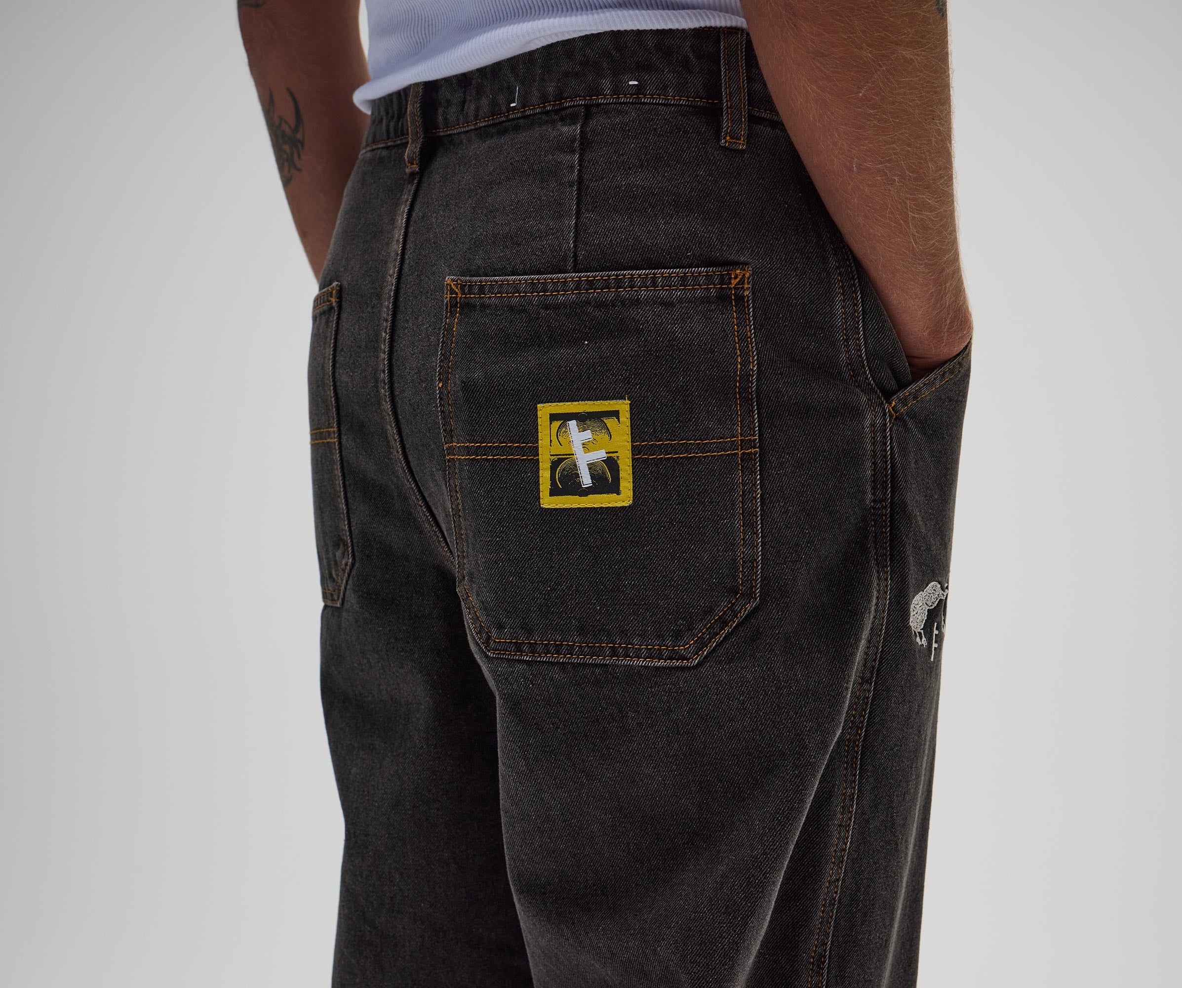 DXD REYNOLDS DENIM PANT // WASHED BLACK – FORMER MERCHANDISE
