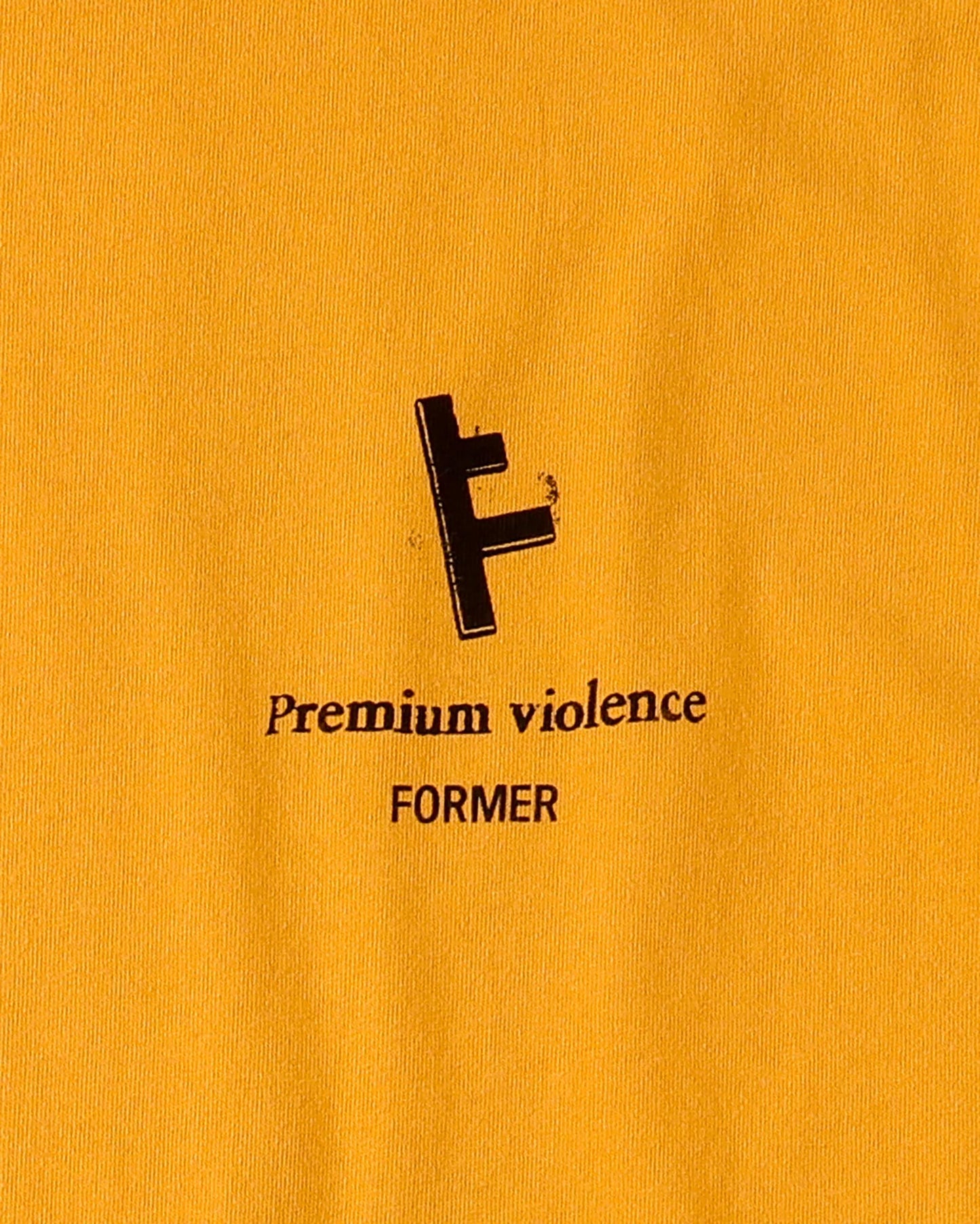 FORMER Kiddo T-shirt in MERCH GOLD - Destroyed By Dane Collection