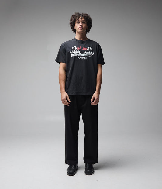 FORMER Engineered T-Shirt in WASHED BLACK