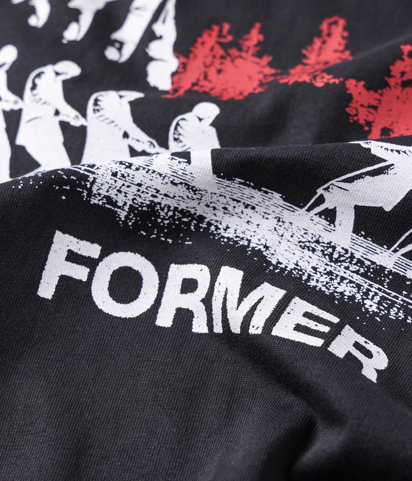 FORMER Engineered T-Shirt in WASHED BLACK