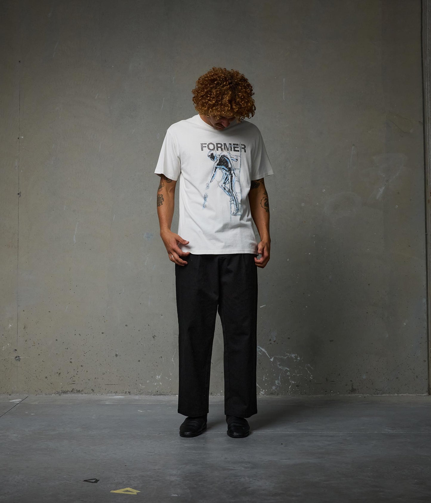 FORMER Grasp T-Shirt in BONE