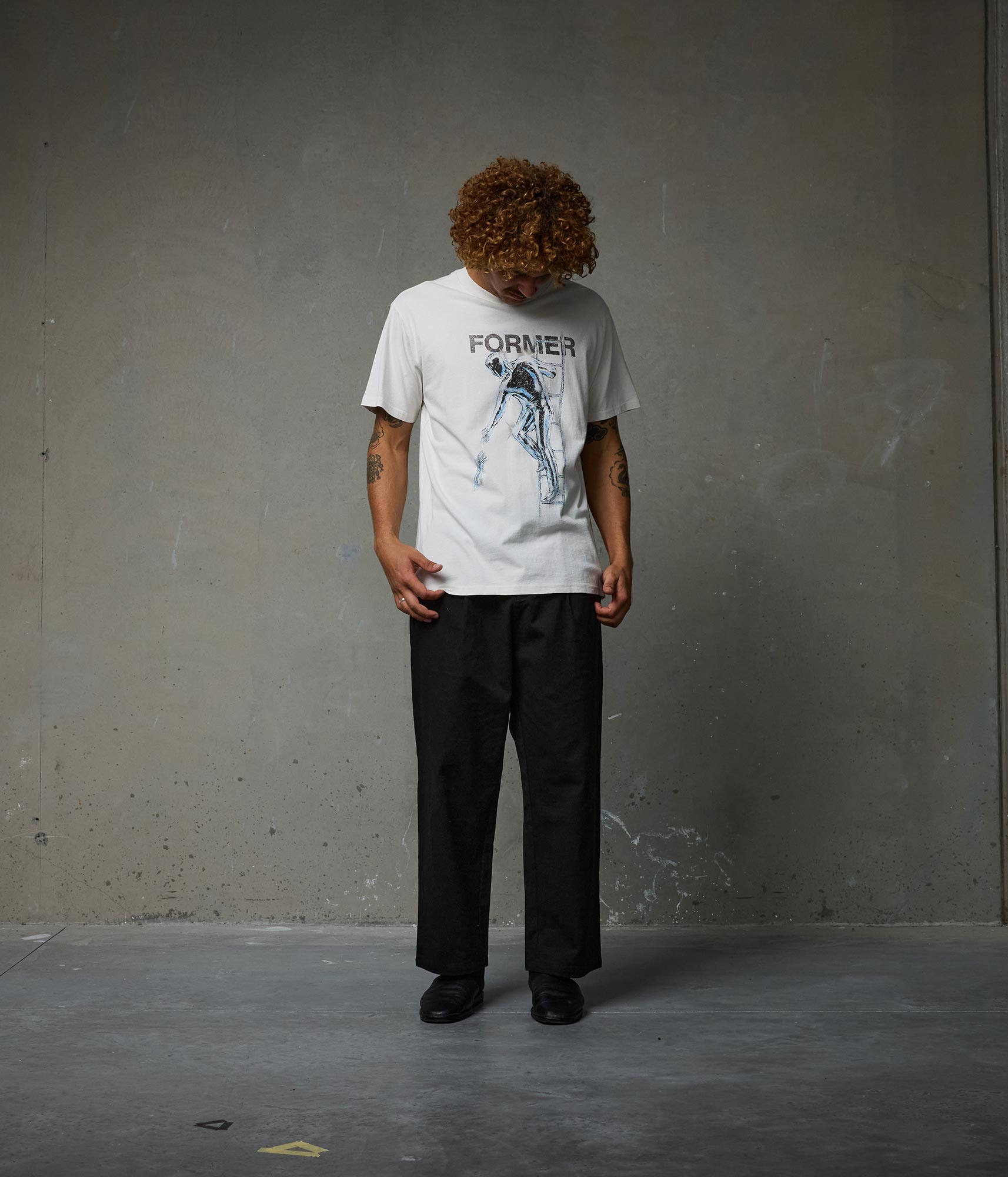 FORMER Grasp T-Shirt in BONE