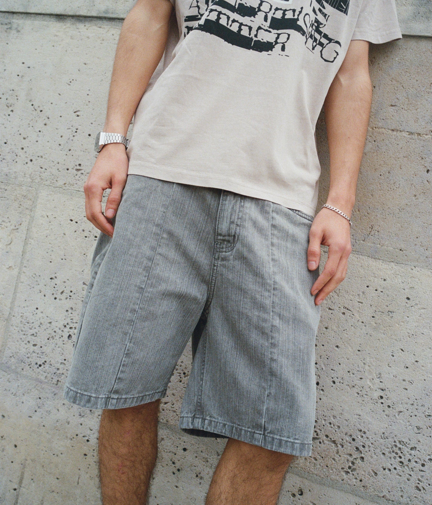 DISTEND SEAM JEAN SHORT // WASHED GREY