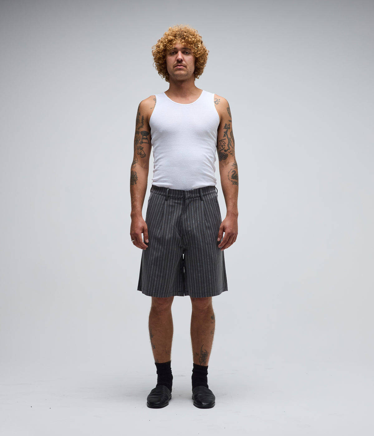ANDERSON PINSTRIPE WALKSHORT // GREY