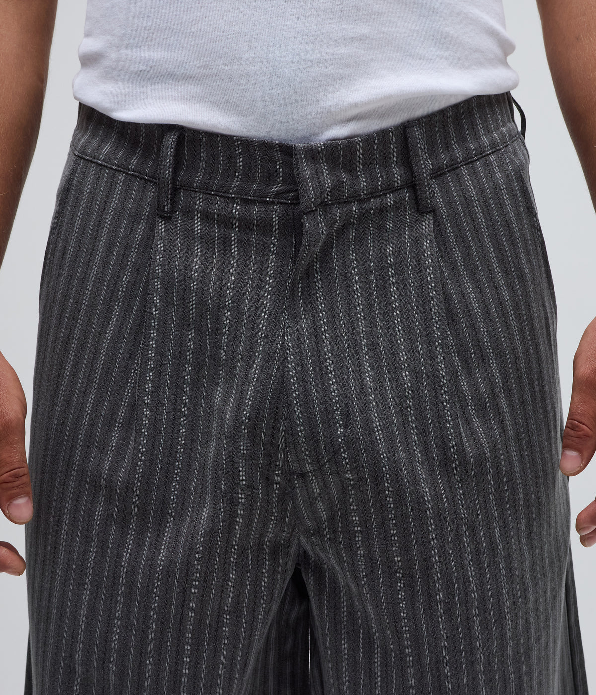 ANDERSON PINSTRIPE WALKSHORT // GREY