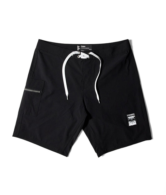 DANE 18.5 TRUNK // BLACK
