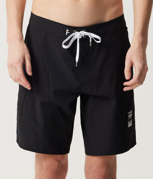 DANE 18.5 TRUNK // BLACK