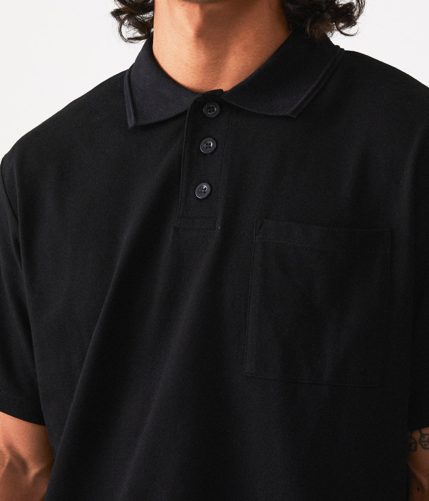 UNIFORM SS BUTTON POLO // BLACK