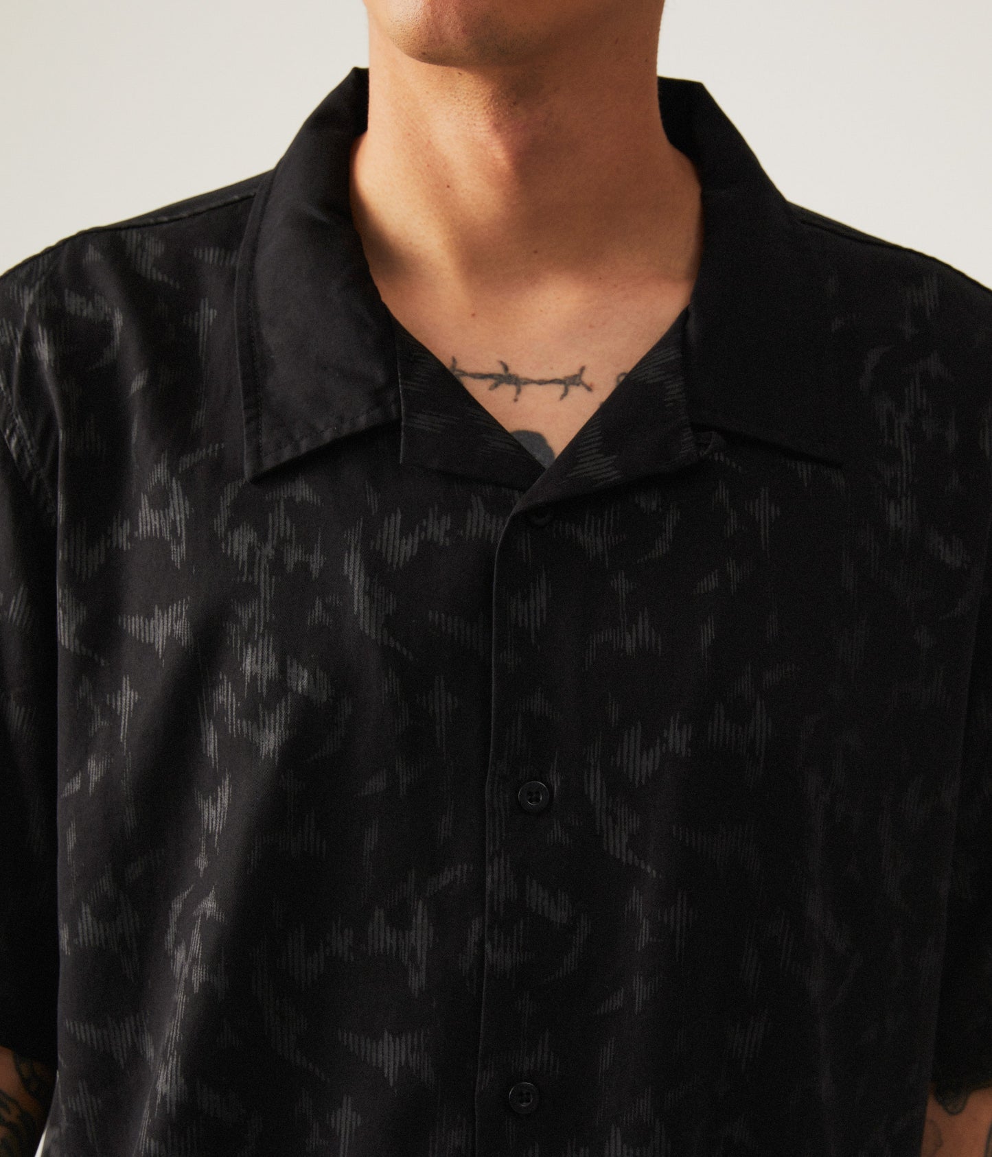 MARILYN DIFFUSE SS SHIRT // BLACK