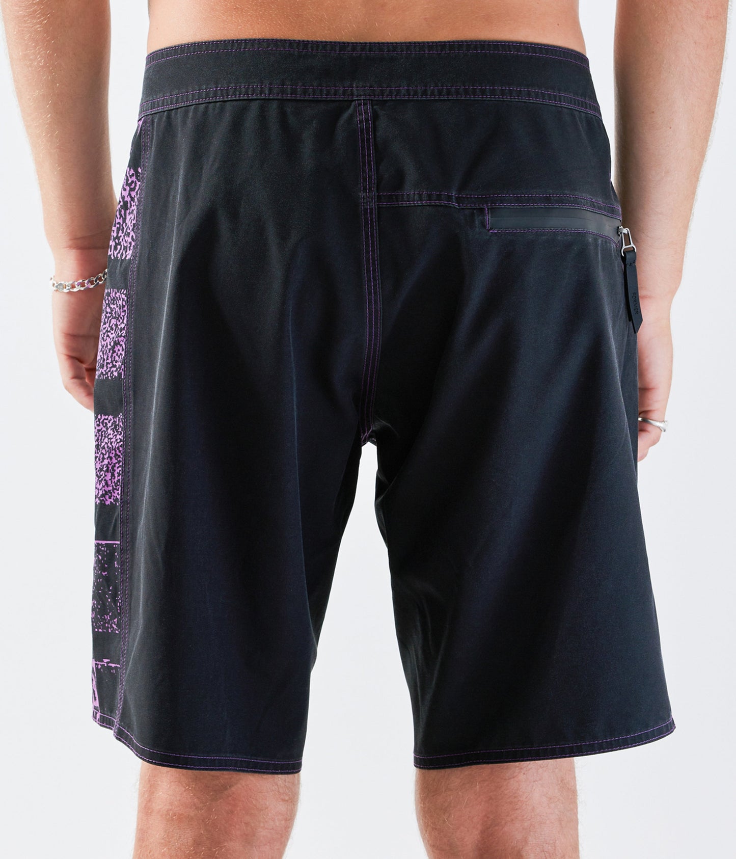 EQUASION CONTROL TRUNK // BLACK