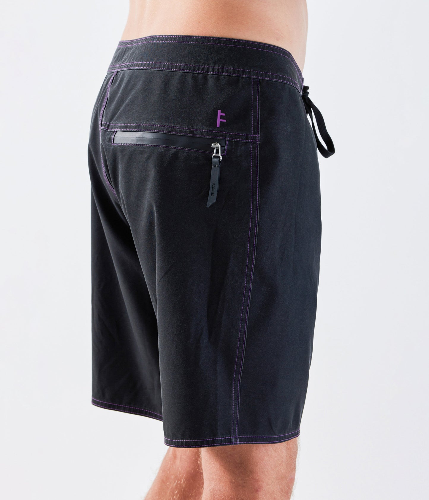 EQUASION CONTROL TRUNK // BLACK