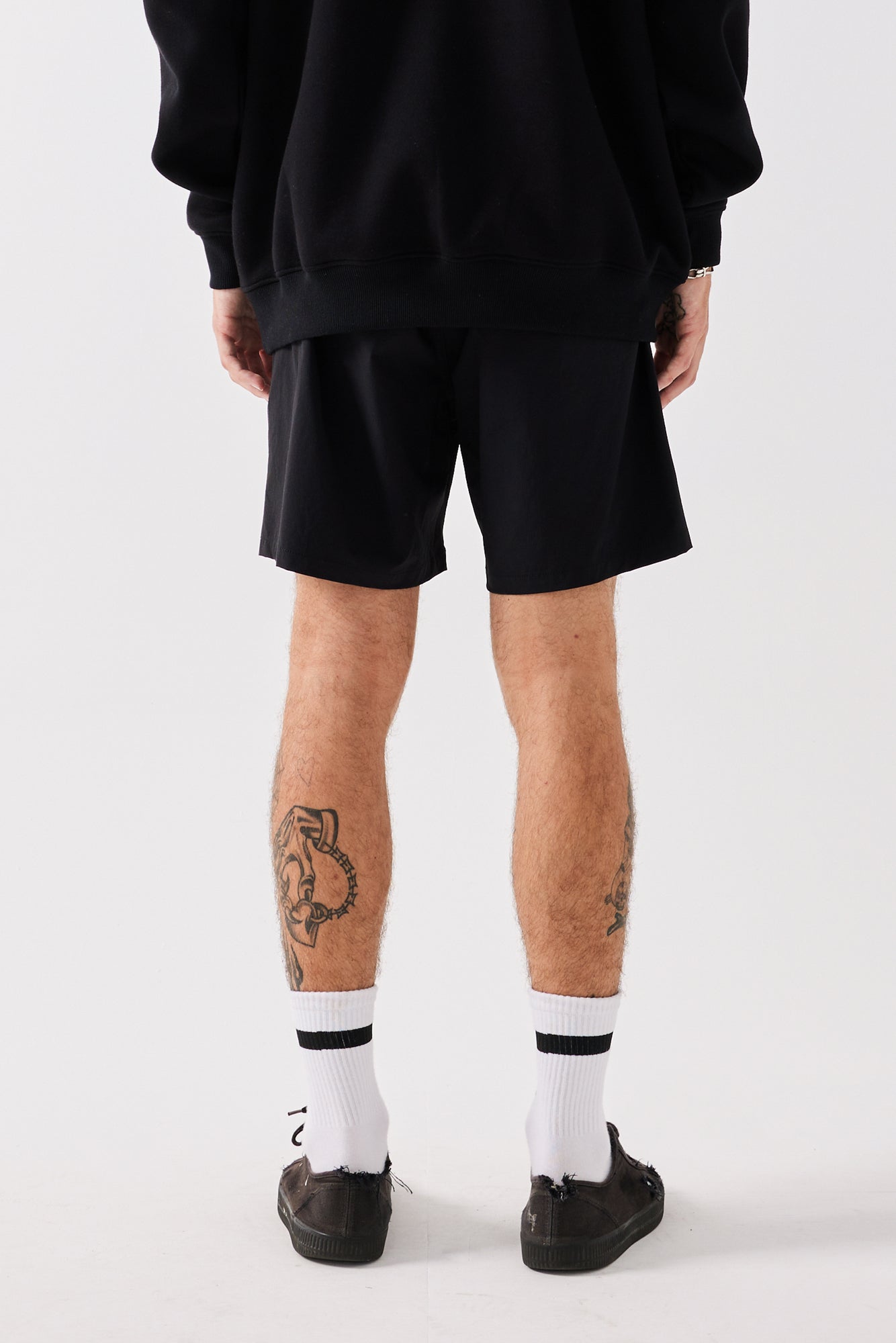 DELICATE 16' SWAN TRUNK // BLACK