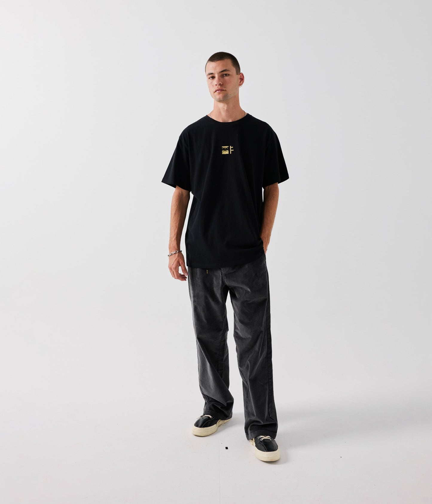 CONFORMATION T-SHIRT // BLACK