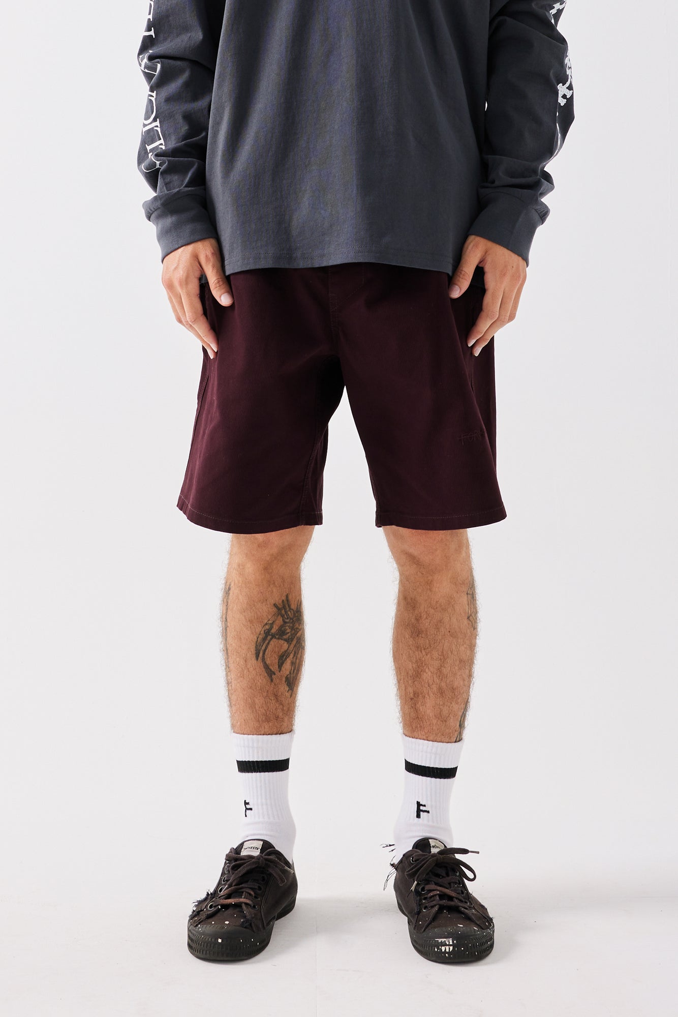 PRAYER WALKSHORT // BURGUNDY