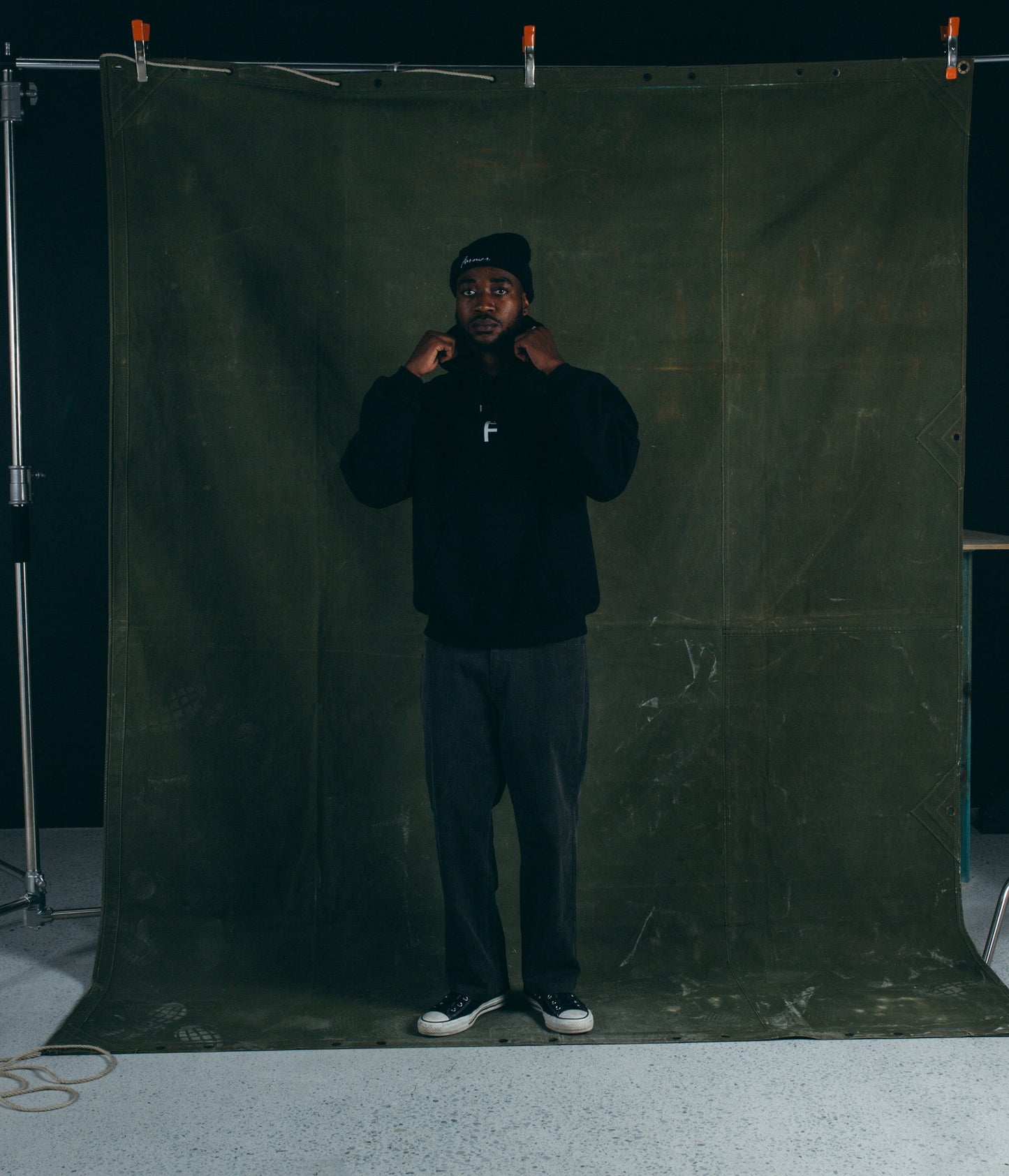 AUCTION HOOD // BLACK