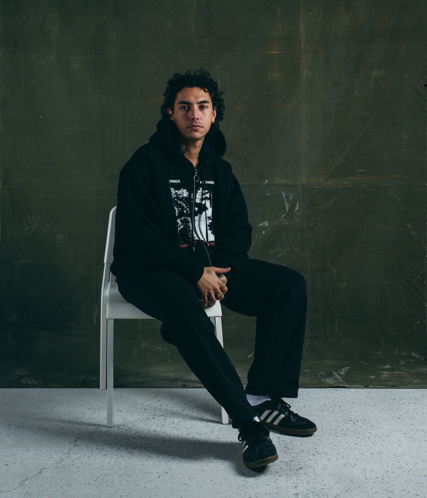 TANTRUM ZIP HOOD // BLACK