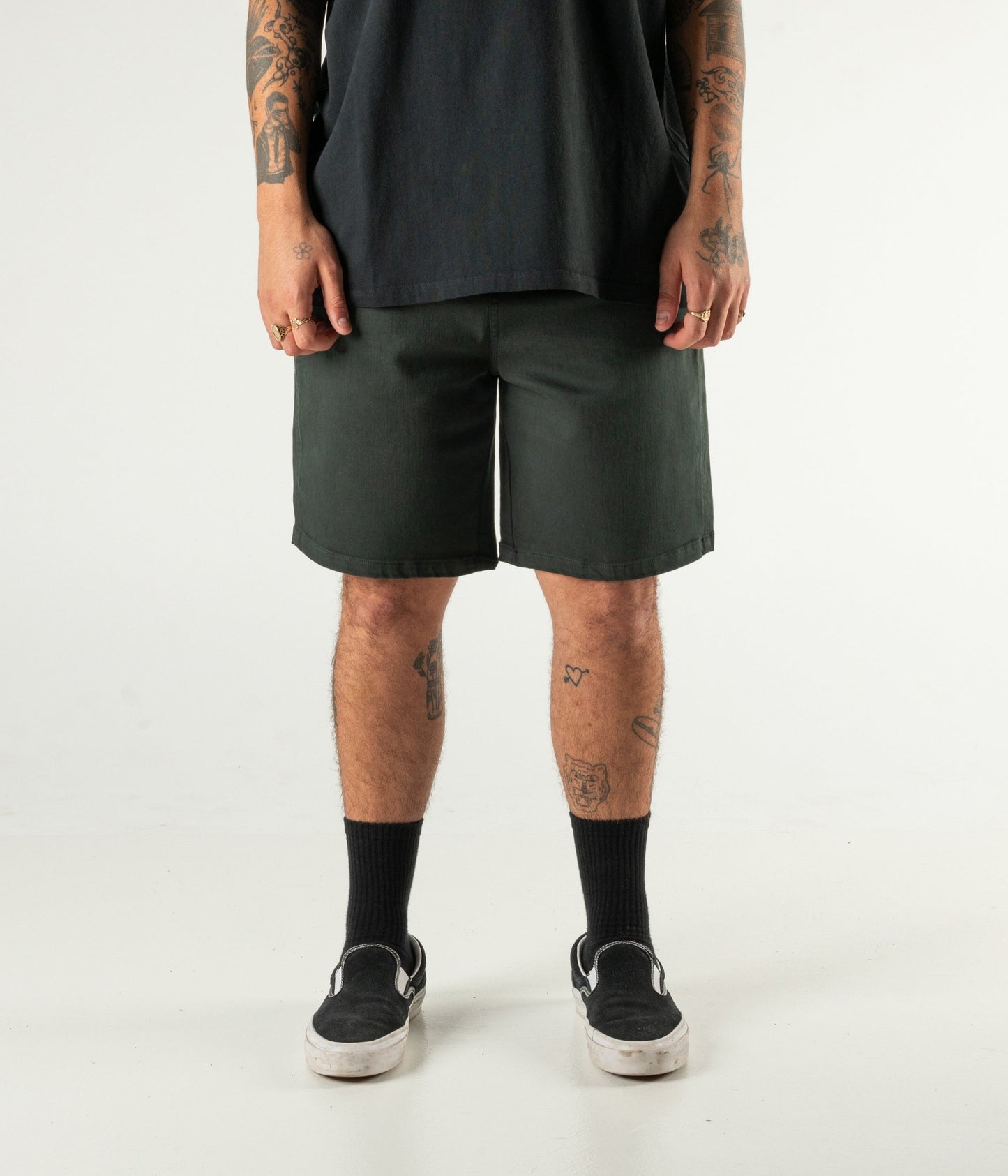 DISTEND DENIM WALKSHORT // IVY STONE