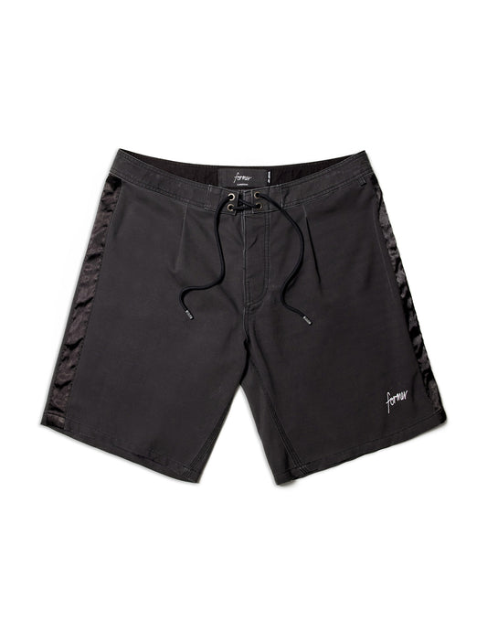 'Colorless Trunk' Black