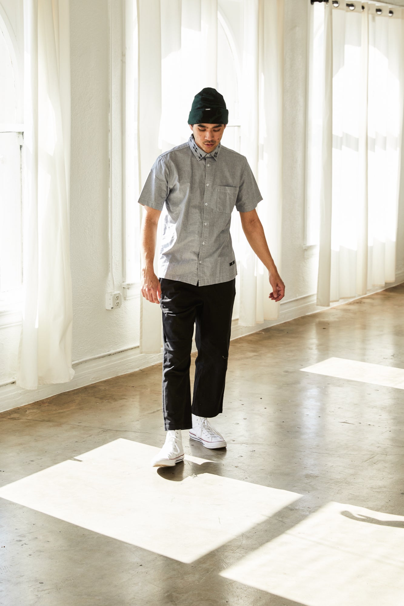 VIVIAN ALL PURPOSE SS SHIRT // LIGHT GREY