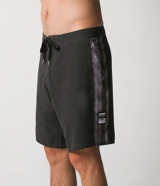 PLAID CONTROL 18.5 TRUNK // BLACK PLAID