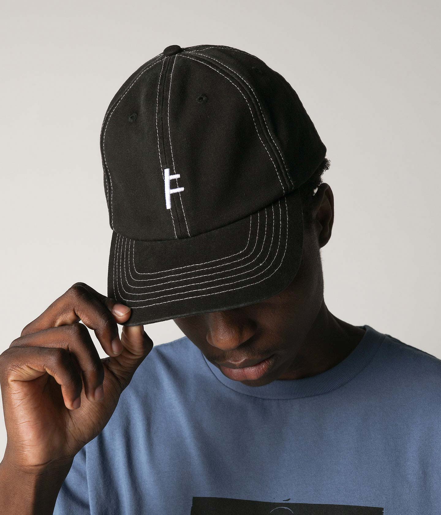 FRANCHISE SLANT CAP // BLACK