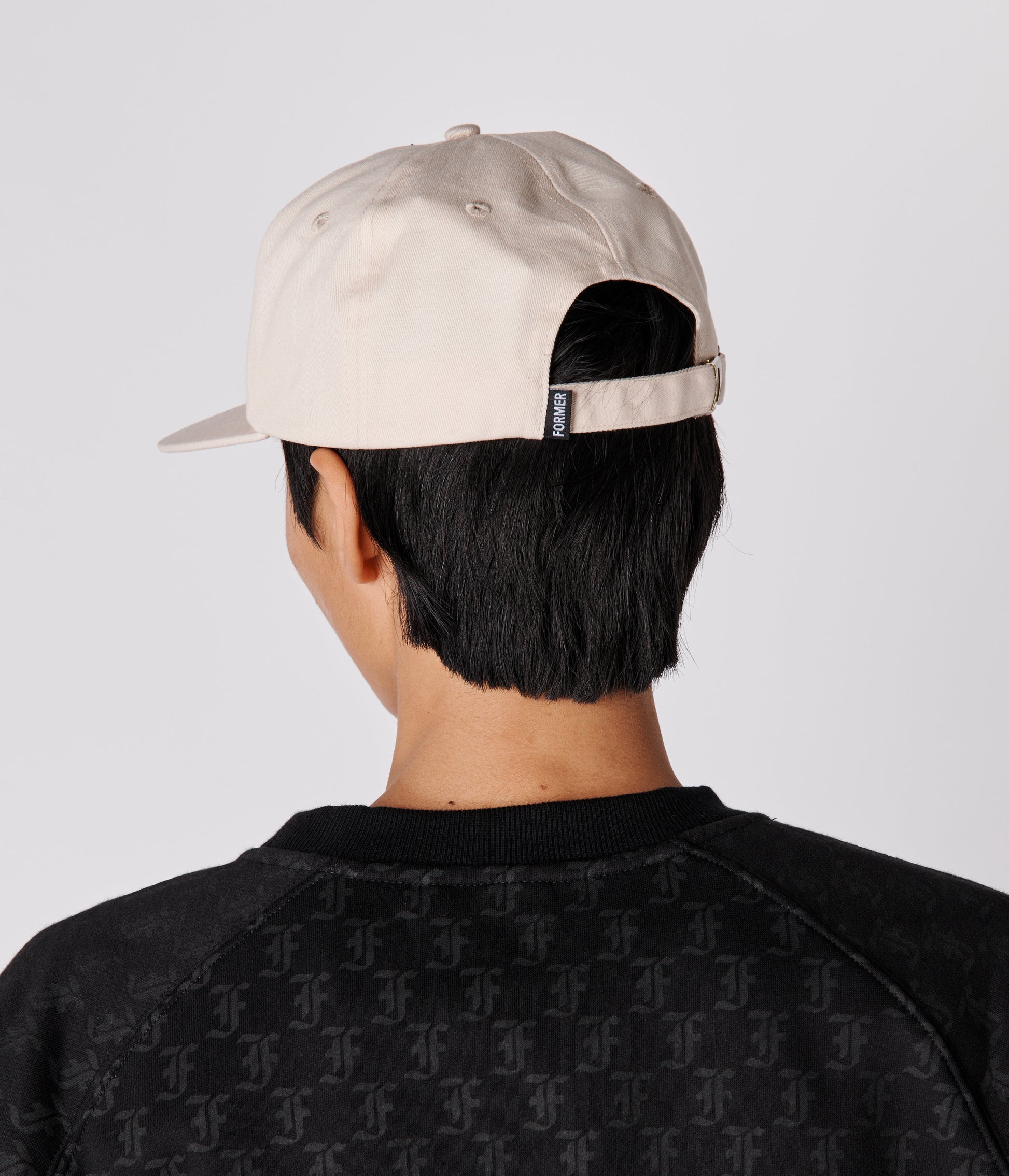 CAP MERCHANDISE FORMER – LEGACY // CREME